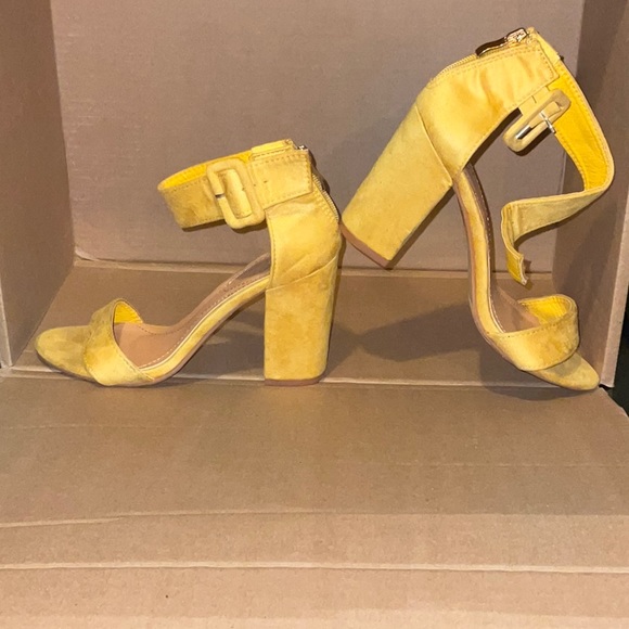 ROUGE SHOES - Picture 3 of 5